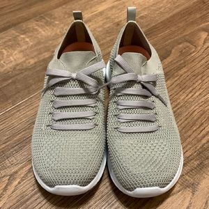 WORN ONCE skechers tennis shoes